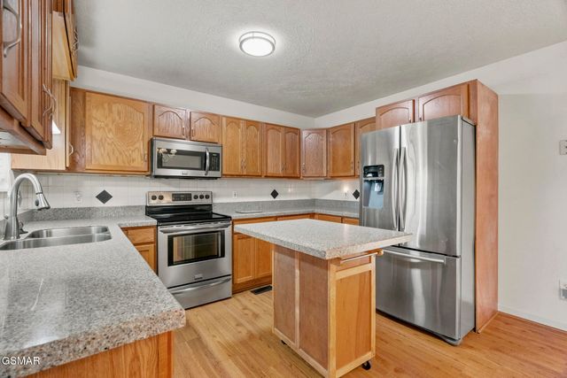 2903 Large Oak Lane, Knoxville, TN 37921