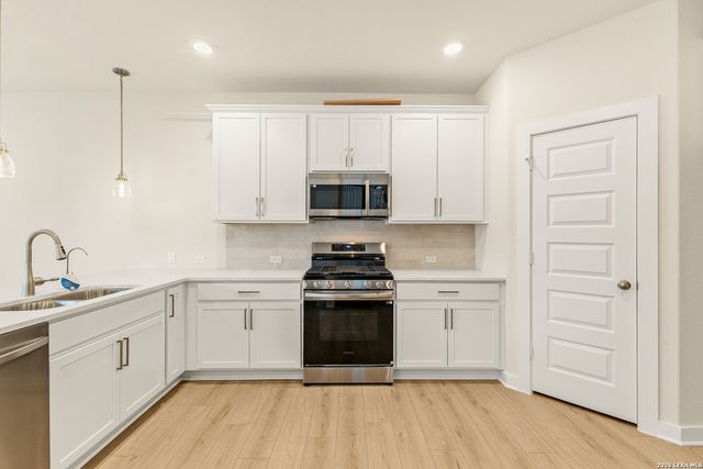 104 Tribus, San Antonio, TX 78238