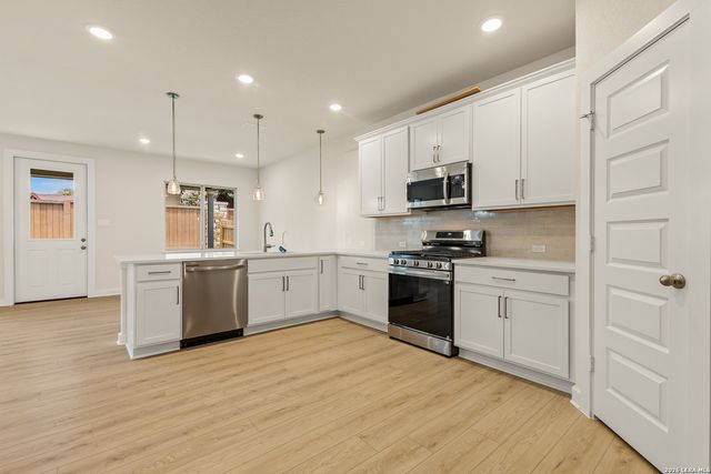 104 Tribus, San Antonio, TX 78238