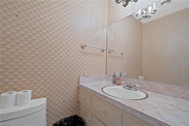 453 Discovery RD, Virginia Beach, VA 23451
