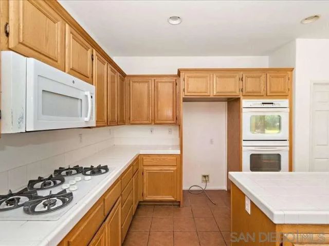 1586 Silver Cup CT, Redlands, CA 92374