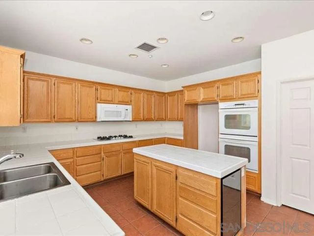 1586 Silver Cup CT, Redlands, CA 92374