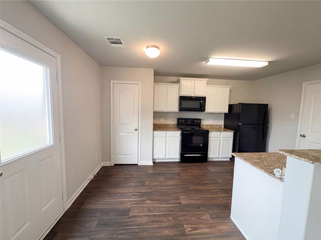 501 Yearwood LN 1D, Jarrell, TX 76537