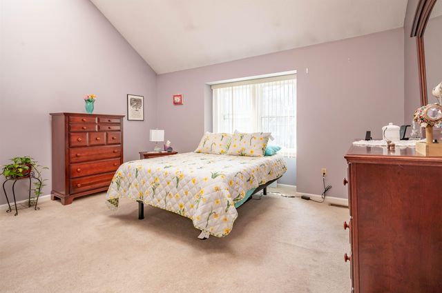 8 Bartemus Trail, Nashua, NH 03063