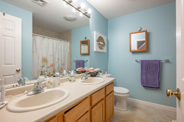 8 Bartemus Trail, Nashua, NH 03063