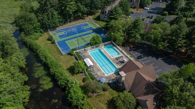 8 Bartemus Trail, Nashua, NH 03063