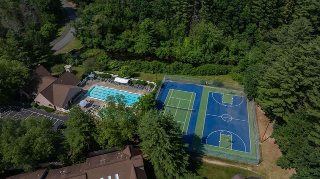 8 Bartemus Trail, Nashua, NH 03063