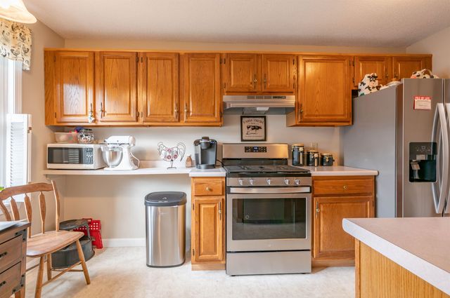 8 Bartemus Trail, Nashua, NH 03063
