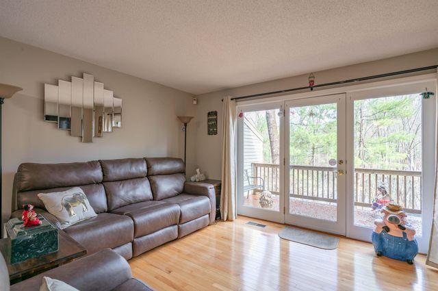 8 Bartemus Trail, Nashua, NH 03063