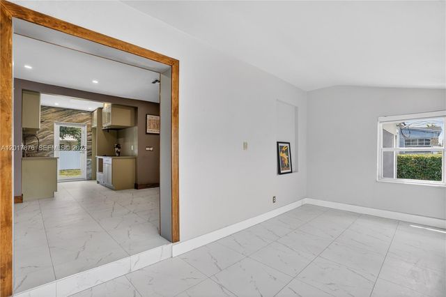 1130 NW 57th St, Miami, FL 33127