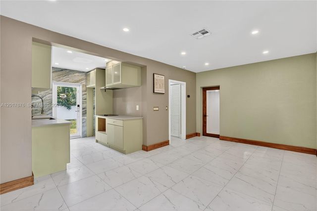 1130 NW 57th St, Miami, FL 33127