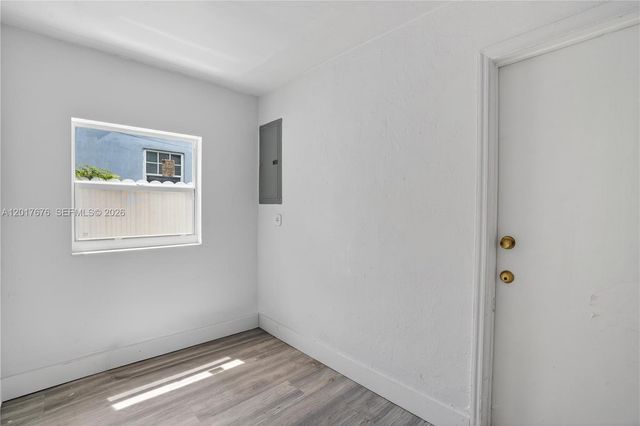 1130 NW 57th St, Miami, FL 33127