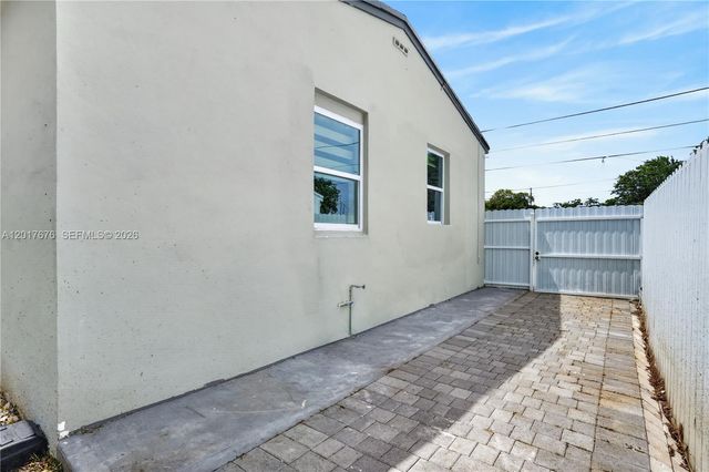 1130 NW 57th St, Miami, FL 33127
