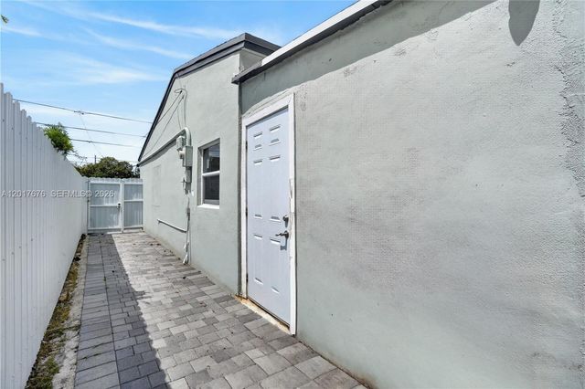 1130 NW 57th St, Miami, FL 33127