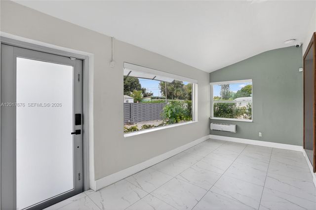 1130 NW 57th St, Miami, FL 33127