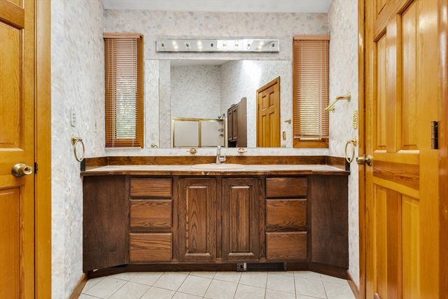 150 Hampton St, Auburn, MA 01501