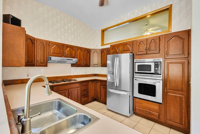 150 Hampton St, Auburn, MA 01501