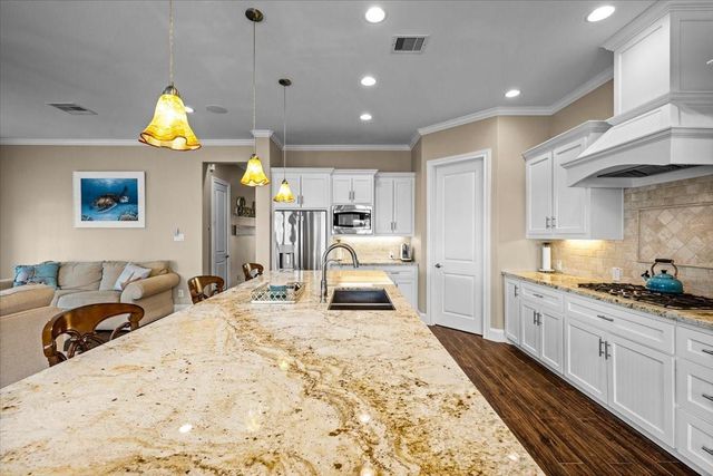 3827 Conch, Galveston, TX 77554