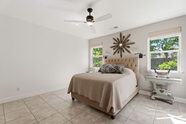 11370 N Via Napoli Drive, Fresno, CA 93730