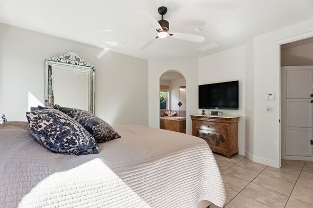 11370 N Via Napoli Drive, Fresno, CA 93730