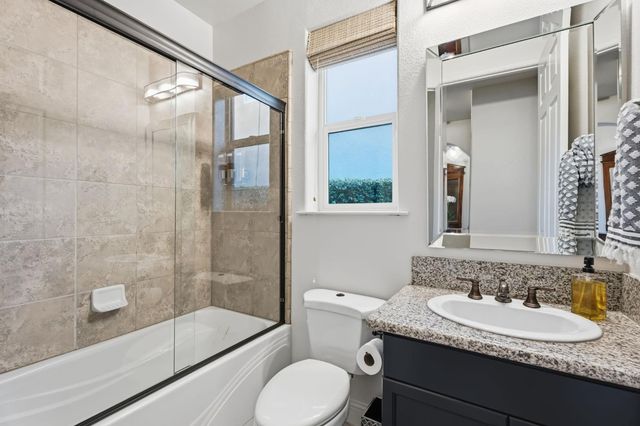 11370 N Via Napoli Drive, Fresno, CA 93730