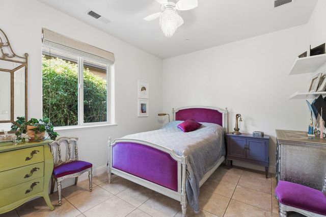 11370 N Via Napoli Drive, Fresno, CA 93730