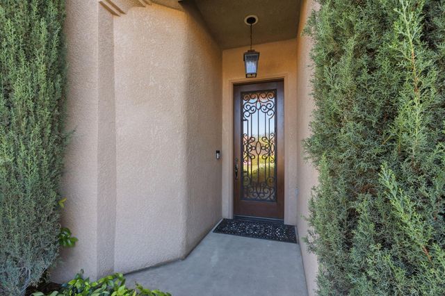 11370 N Via Napoli Drive, Fresno, CA 93730