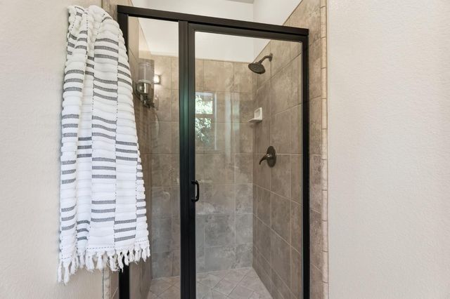 11370 N Via Napoli Drive, Fresno, CA 93730