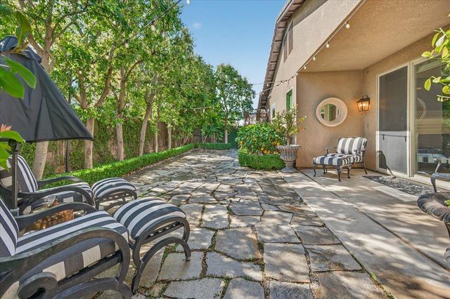 11370 N Via Napoli Drive, Fresno, CA 93730