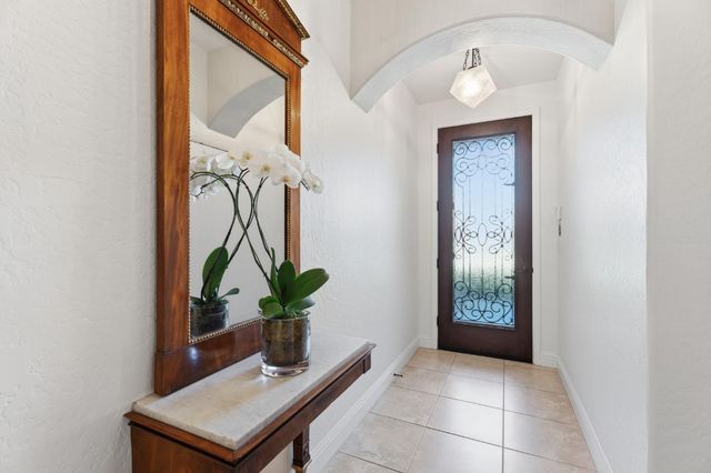 11370 N Via Napoli Drive, Fresno, CA 93730