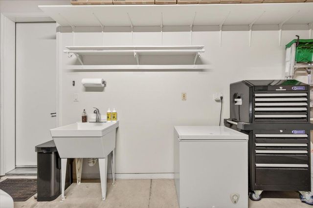 11370 N Via Napoli Drive, Fresno, CA 93730