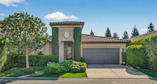 11370 N Via Napoli Drive, Fresno, CA 93730