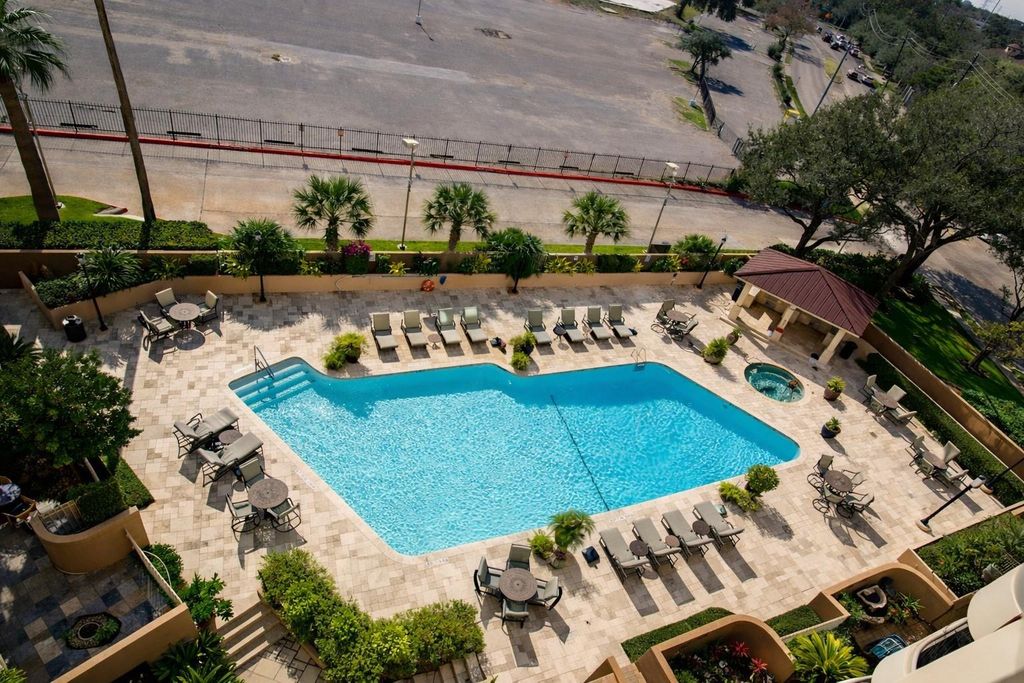 3525 Sage Road 718, Houston, TX 77056