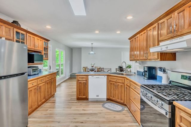 643 Bear Creek Valley Rd, Bon Aqua, TN 37025