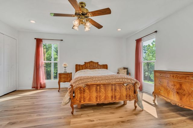 643 Bear Creek Valley Rd, Bon Aqua, TN 37025