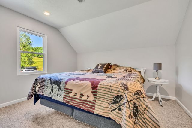 643 Bear Creek Valley Rd, Bon Aqua, TN 37025
