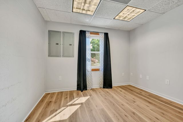 643 Bear Creek Valley Rd, Bon Aqua, TN 37025