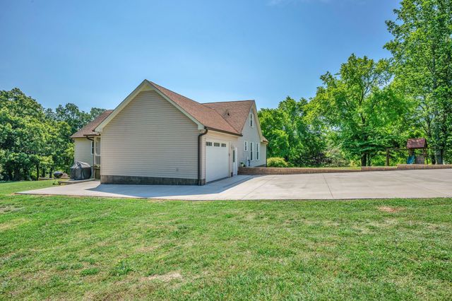 643 Bear Creek Valley Rd, Bon Aqua, TN 37025
