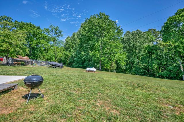 643 Bear Creek Valley Rd, Bon Aqua, TN 37025