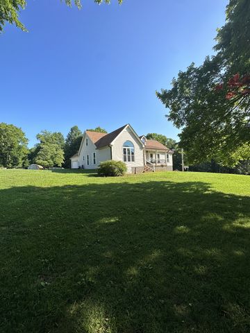 643 Bear Creek Valley Rd, Bon Aqua, TN 37025