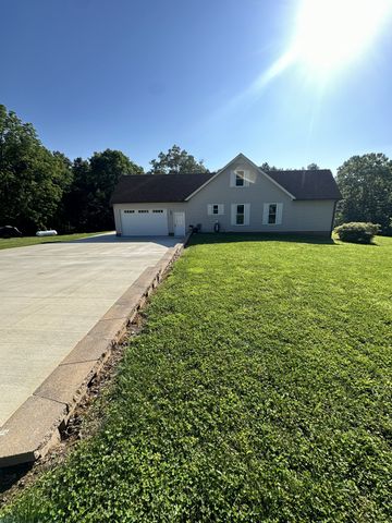 643 Bear Creek Valley Rd, Bon Aqua, TN 37025