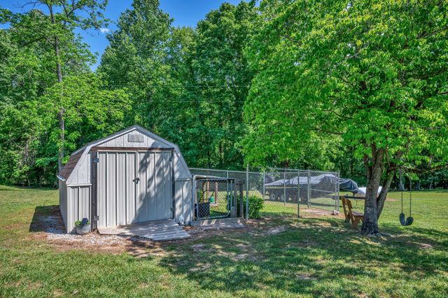 643 Bear Creek Valley Rd, Bon Aqua, TN 37025