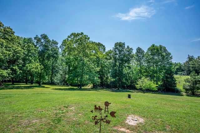 643 Bear Creek Valley Rd, Bon Aqua, TN 37025
