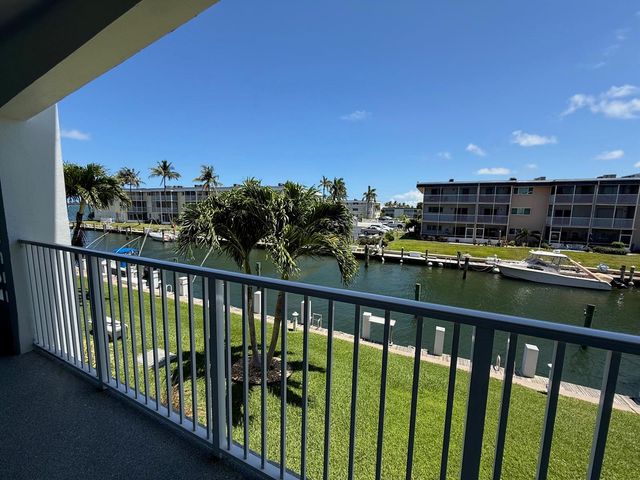 110 Shore Court 209, North Palm Beach, FL 33408