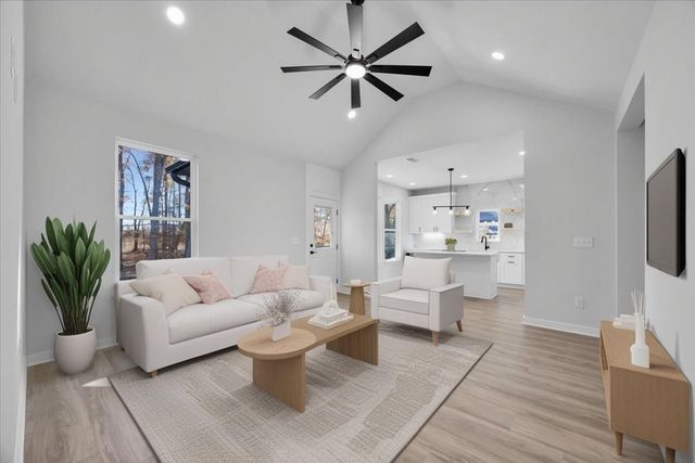 120 Lyman Avenue, Duncan, SC 29334