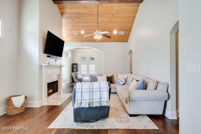 104 Nautilus Court, Lafayette, LA 70508