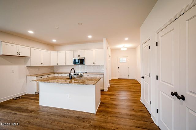 59 Heritage Way, Bethlehem, NY 12158