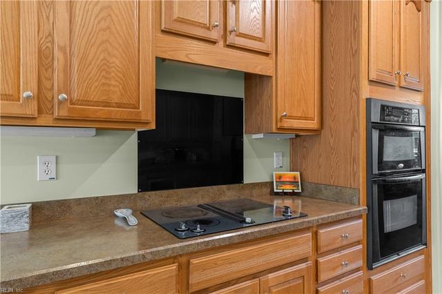 513 Telfyan DR, Chesapeake, VA 23320