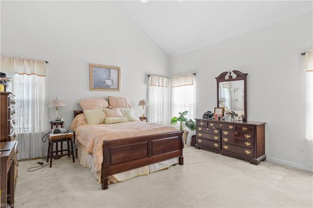 513 Telfyan DR, Chesapeake, VA 23320