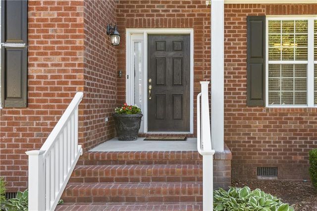513 Telfyan DR, Chesapeake, VA 23320